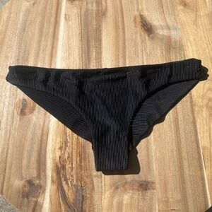 Frankie’s ribbed bikini bottoms
